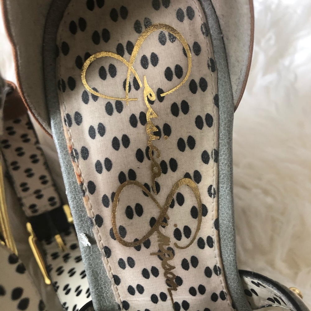 Shoes - Picture 5 of 7